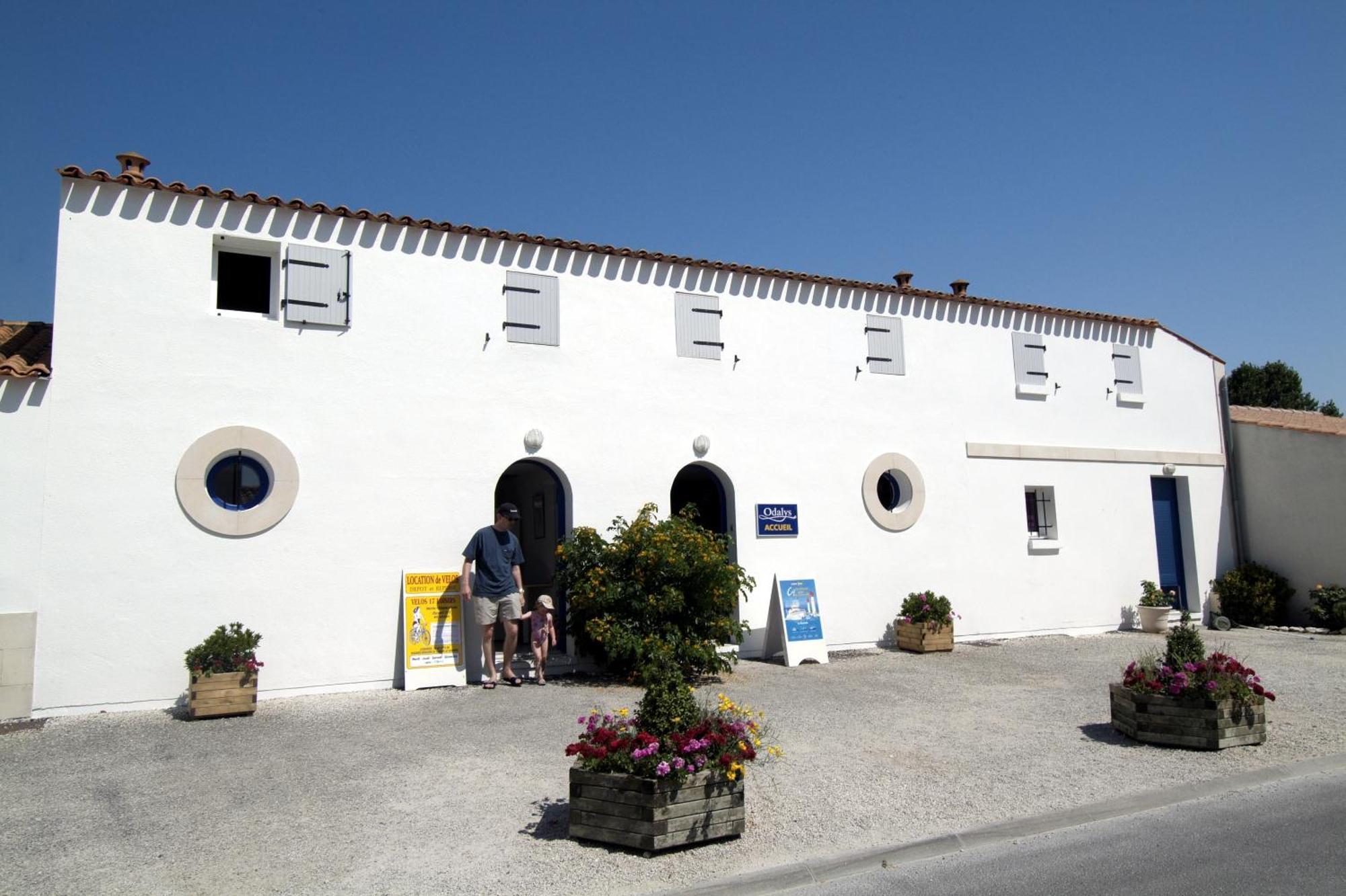 Residence Odalys Le Village Des Amareyeurs Le Château-dʼOléron Dış mekan fotoğraf