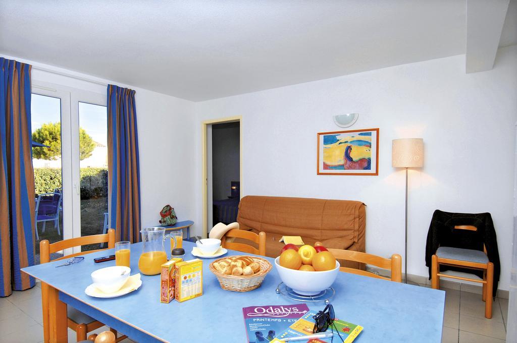 Residence Odalys Le Village Des Amareyeurs Le Château-dʼOléron Dış mekan fotoğraf