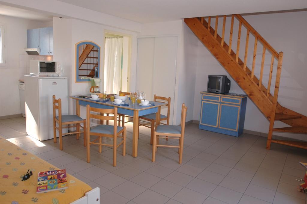 Residence Odalys Le Village Des Amareyeurs Le Château-dʼOléron Dış mekan fotoğraf