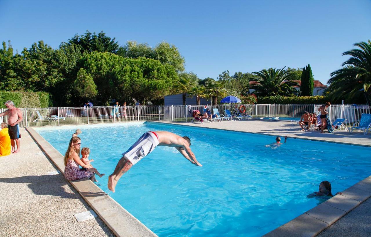 Residence Odalys Le Village Des Amareyeurs Le Château-dʼOléron Dış mekan fotoğraf